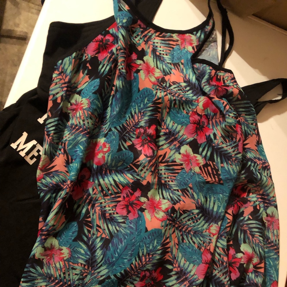 🌺 Floral cover up 🌸